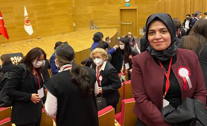 Bayburt'ta yılın öğretmeni Elif İslam Erel oldu