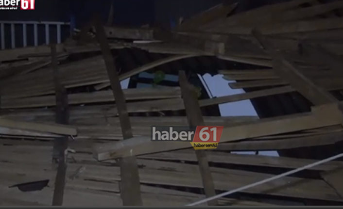Trabzon'da çatı araçların üzerine uçtu