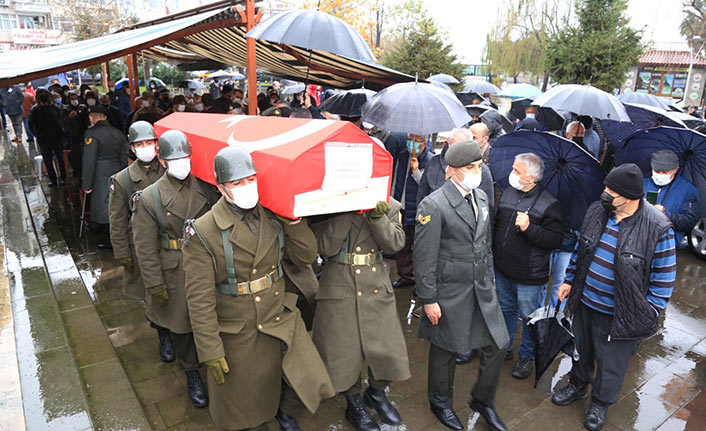 Kıbrıs gazisi son yolculuğuna uğurlandı