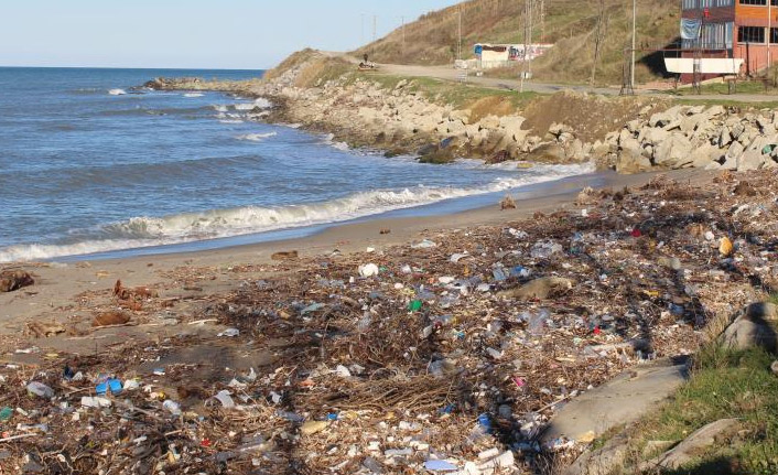 Sahile ceset vurdu! Selde kaybolanlardan biri mi?