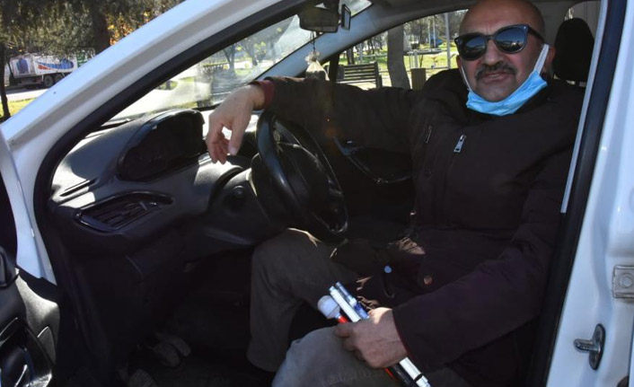 Trabzon'da görme engelliler direksiyon başına geçti