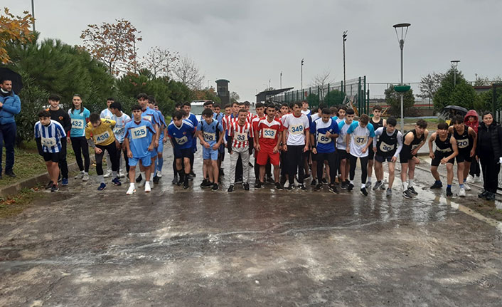 Trabzon'da atletizm müsabakaları nefes kesti