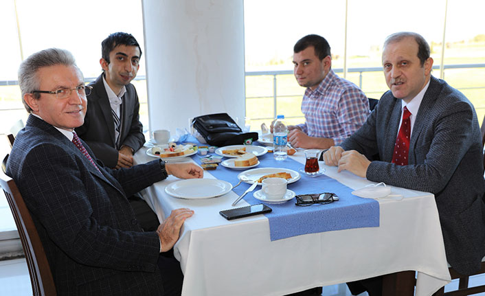 KTÜ Rektörü Çuvalcı özel gereksinimli öğrencilerle bir araya geldi