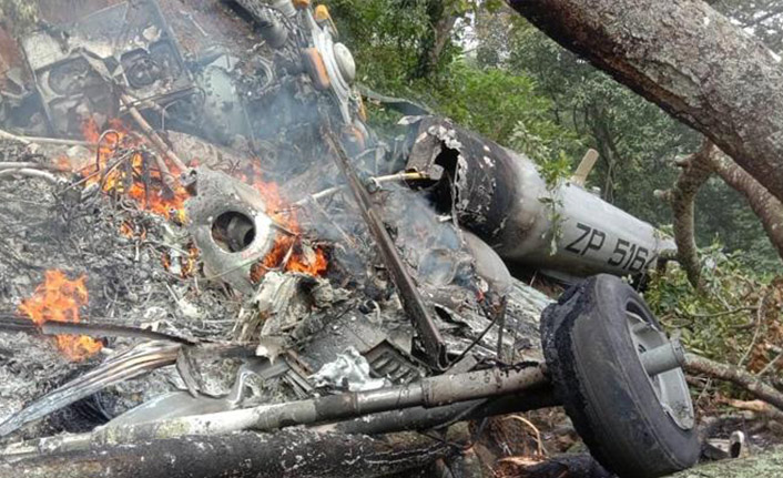 Ülke şokta! Genelkurmay başkanını taşıyan helikopter düştü