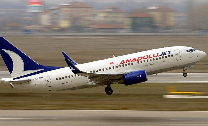 Anadolu jet uçağı bomba alarmı nedeniyle yön değiştirdi
