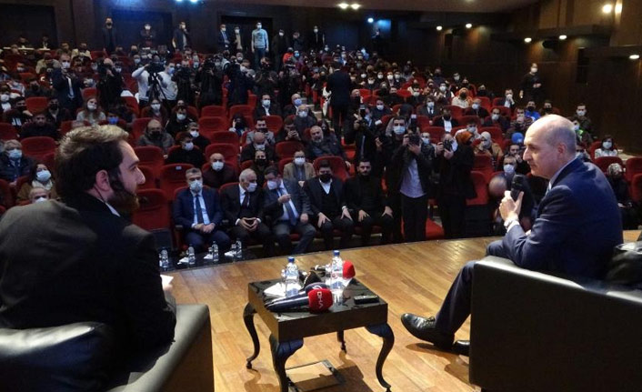 Numan Kurtulmuş Trabzon'da öğrencilerle buluştu