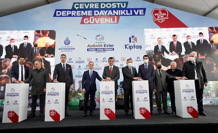 İmamoğlu’ndan ‘Ekonomik Kriz’ açıklamaları: “Kapısına kilit vurduğunuz 10 metroyu yapmaya çalışıyoruz”