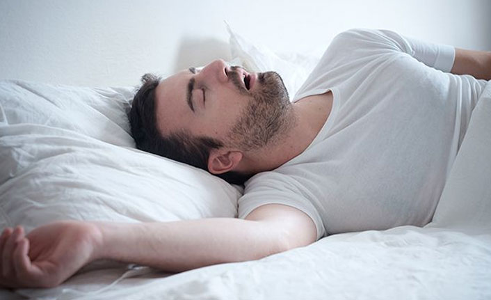 KTÜ'lü Profesör uyardı! Horlama ömrü kısaltıyor