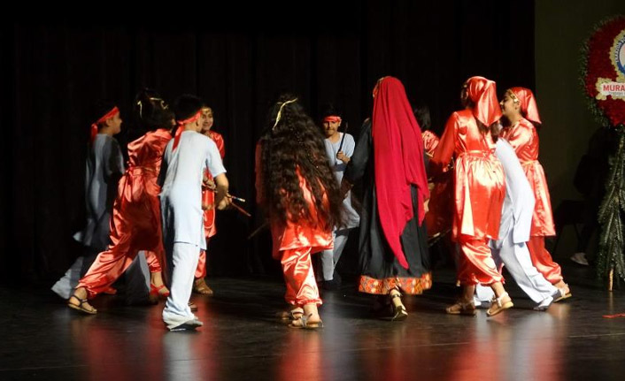 Afganlı gençler yaşadıkları zulmü Trabzon'da tiyatroyla anlattı