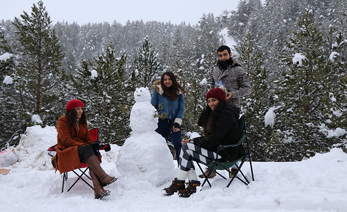 Erzincan'da 37 köy yolu trafiğe kapandı