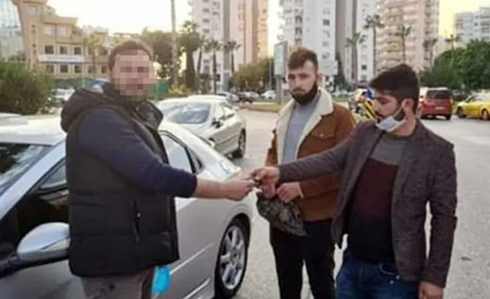 Şok olay! Kendisine benzeyen kişiyi öldürüp arabasını sattı