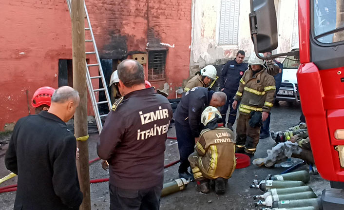İzmir'de yangın faciası: 3 kardeş yaşamını yitirdi