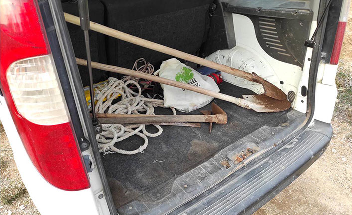 Manisa'da kaçak kazıya suçüstü!