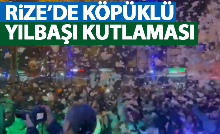 Rize'de köpüklü yılbaşı kutlaması