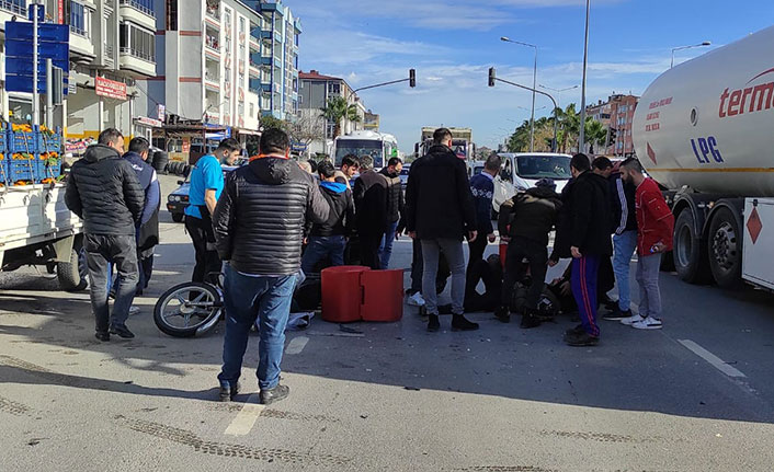 Samsun Çarşamba'da otomobil motosiklete çarpması sonucu 2 kişi yaralandı
