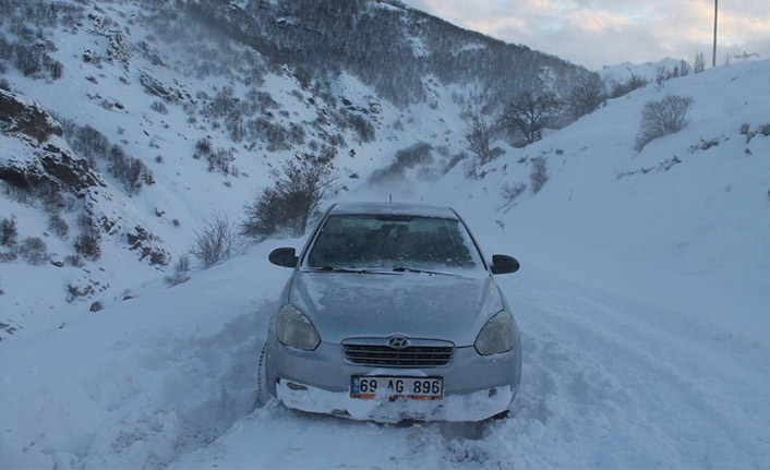 Bayburt'ta mahsur kalan vatandaşlar kurtarıldı