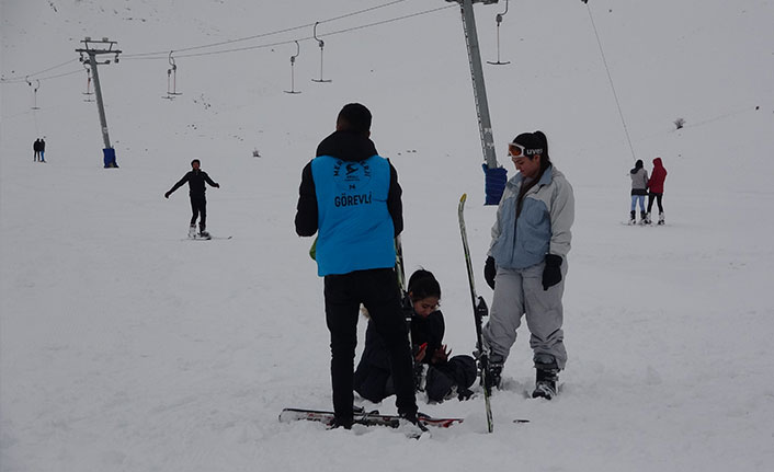 Van’da 3 yılın ardından kayak sezonu açıldı