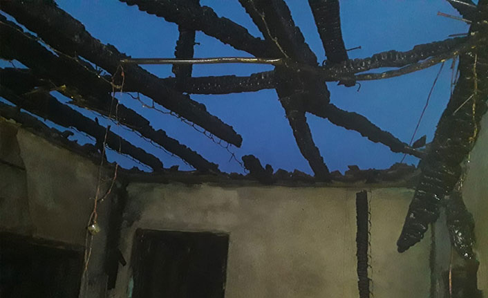 Yangın faciası 85 yaşındaki adam hayatını kaybetti