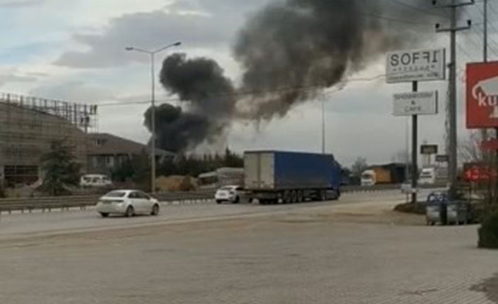 Geri dönüşüm tesisinde korkutan yangın