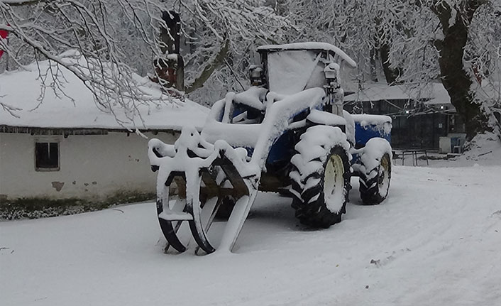 Balıkesir’in yükseklerinde kar yağışı devam ediyor
