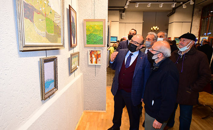 Trabzonlu 80 yaşındaki ressam eserlerini sergiledi