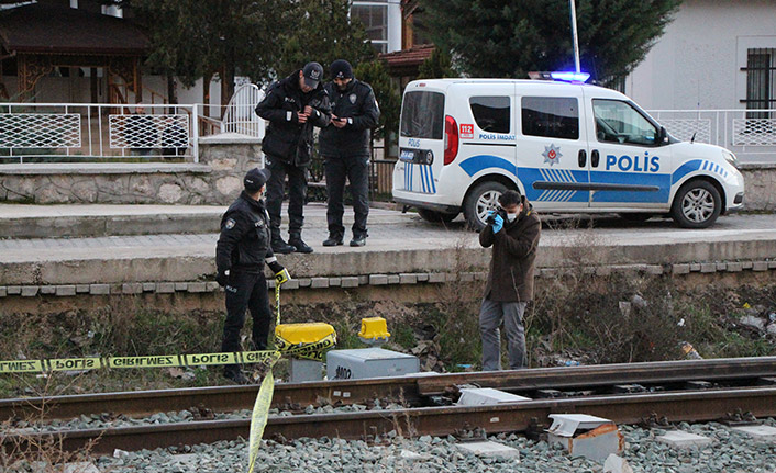 Antrenmana giden çocuğa tren çarptı