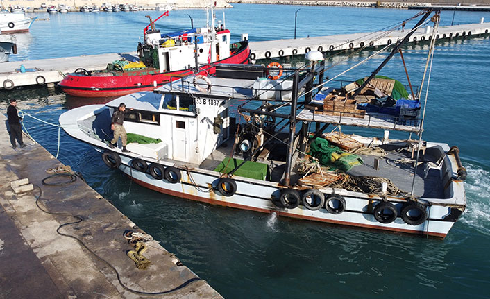 Fırtına geçti, balıkçılar Akdeniz’e açıldı