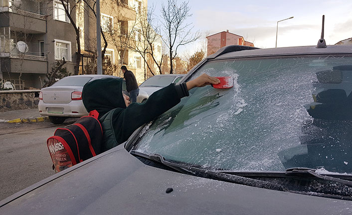 Erzincan’da soğuk hava etkisini gösterdi