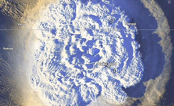 Tsunaminin vurduğu Tonga ile iletişimde zorluk yaşanıyor