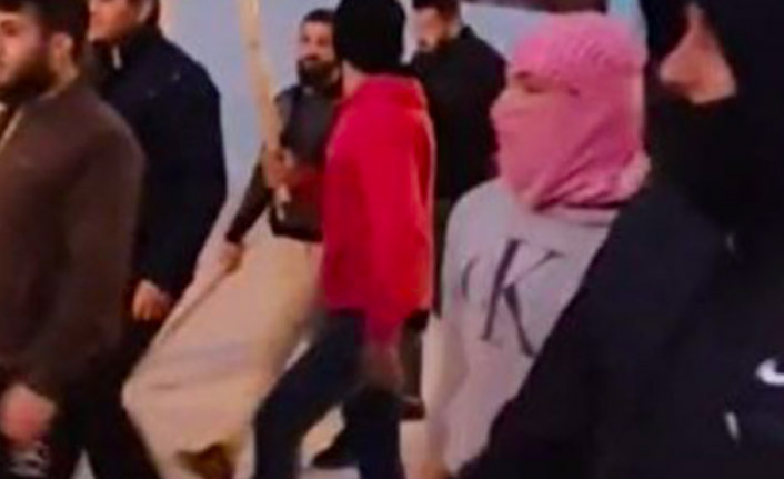 Döner bıçaklı ve sopalı Suriyeliler ülkelerine geri döndü