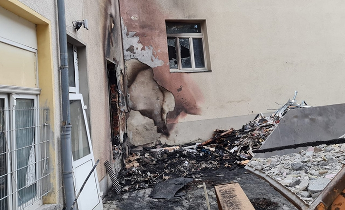 Almanya'da cami avlusundaki yangında kundaklama şüphesi