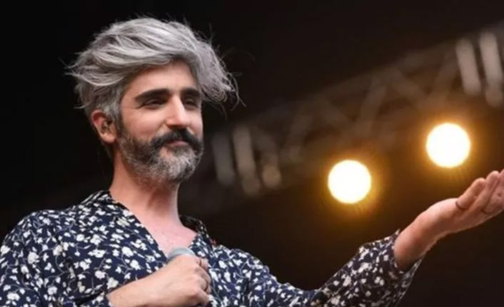 Manuş Baba'ya büyük tepki: Çakma şarkıcı!