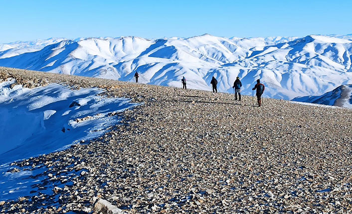 Eksi 25 derece soğukta Artos Dağı'na tırmandılar