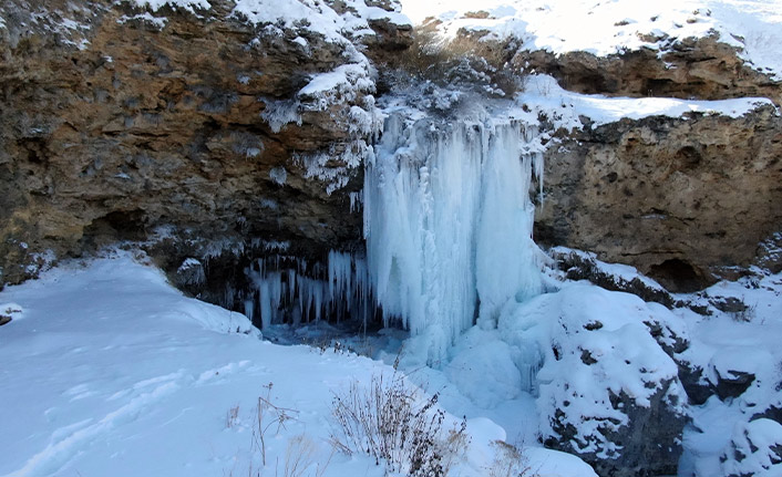 Bayburt’ta soğuk hava etkisini artırdı