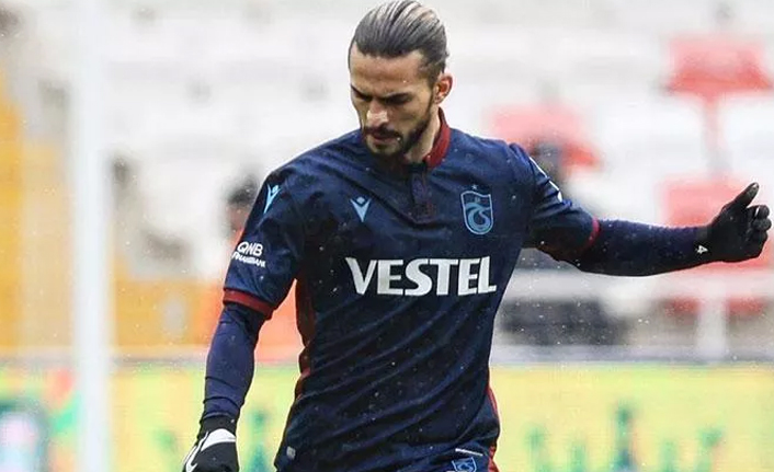 Hüseyin Türkmen soyunma odasına gitti