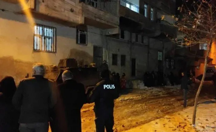 5 çocuk annesi evinde öldürüldü!