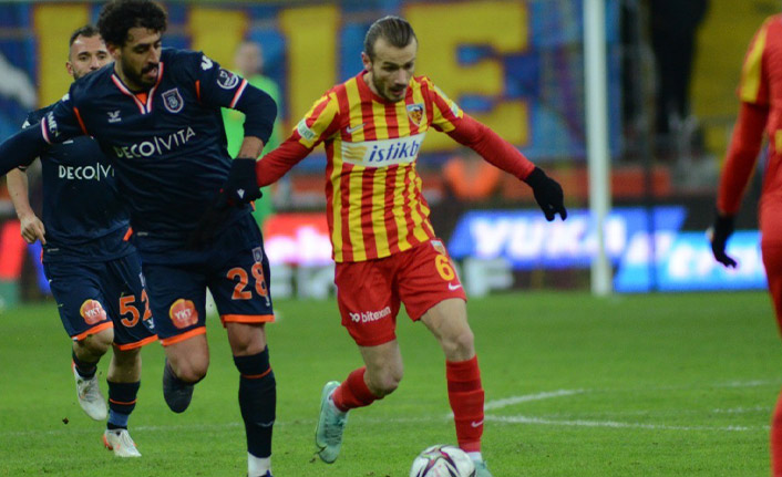 Abdulkadir Parmak ilk maçına çıktı