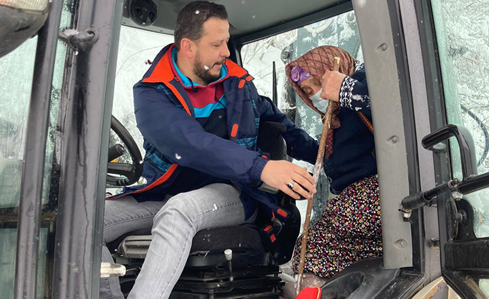 Trabzon'da hasta kadın için seferberlik! İş Makinesi ile evinden alındı