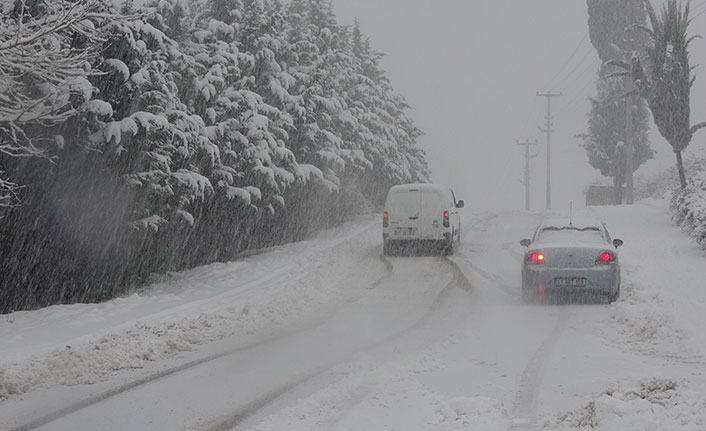 Kar yağışı Kocaeli'yi etkisi altına aldı