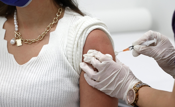 İki doz BioNTech'ten sonra TURKOVAC uygulanmasına başlandı