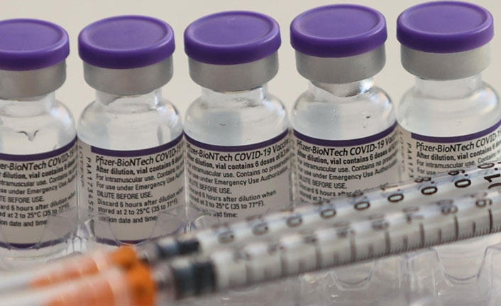 Açıklama geldi! "Omicron varyantına özel aşı için denemelere başladık"