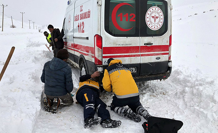 Rahatsızlanan vatandaşa ulaşabilmek sağlık ekiplerinin büyük mücadelesi