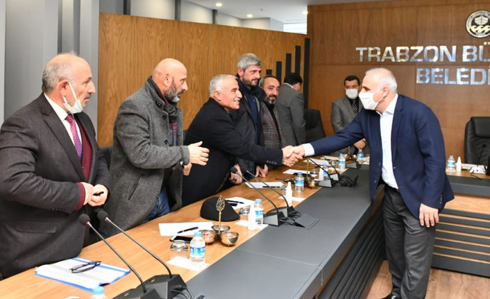 Zorluoğlu'ndan muhtarlara müjde