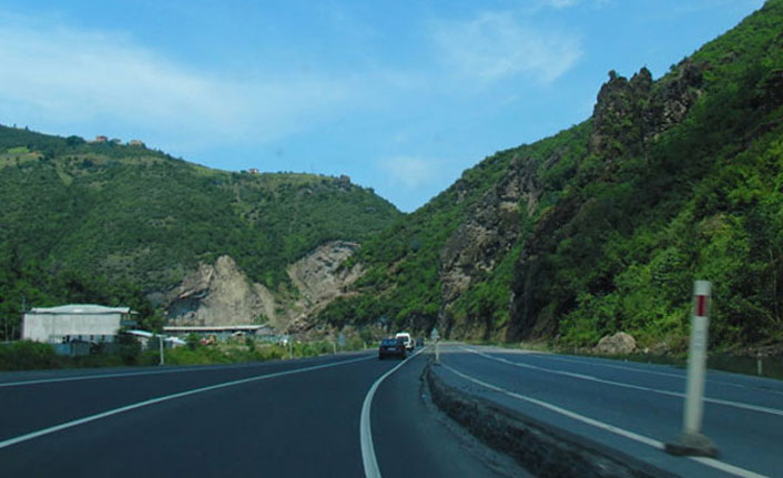 Trabzon-Maçka yolunda çalışma