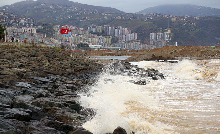 Doğu Karadeniz'e uyarı! Kuvvetli rüzgar ve fırtına