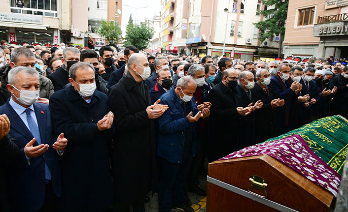 Bakan Soylu Trabzon'da cenazeye katıldı