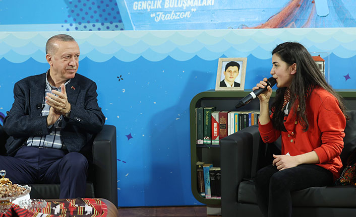 Genç kız Trabzon'da Cumhurbaşkanı Erdoğan ile diyaloğunu anlattı