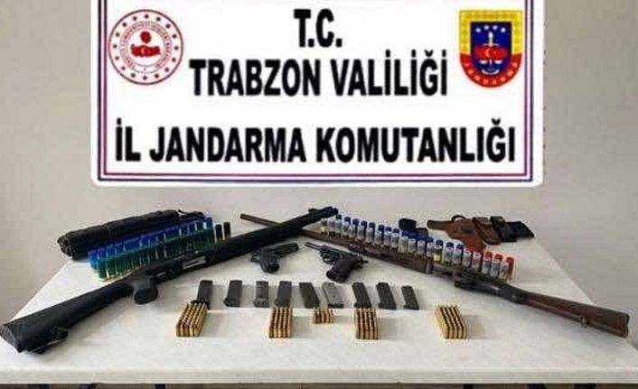 Trabzon’da eve baskın! Silahlar ele geçirildi