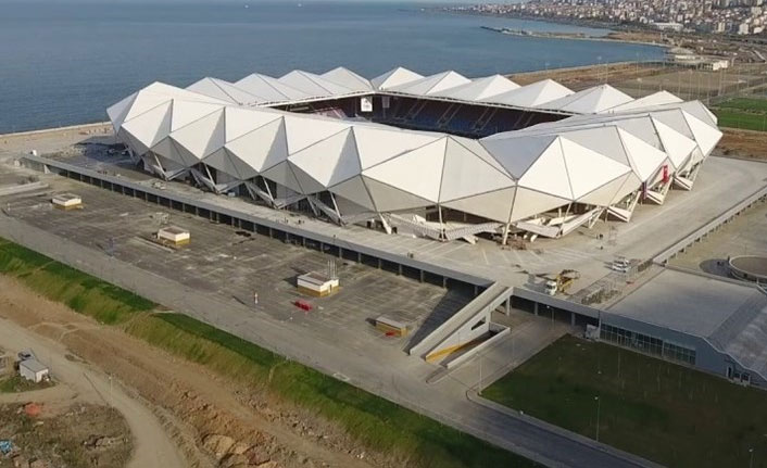 Akyazı Stadı Büyükşehir meclis gündeminde! "10 yıl dolgu oturması normal"