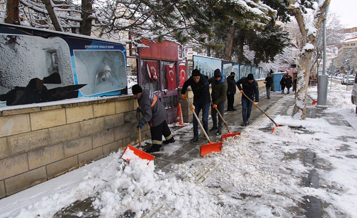 Bayburt'ta yoğun kar mesaisi